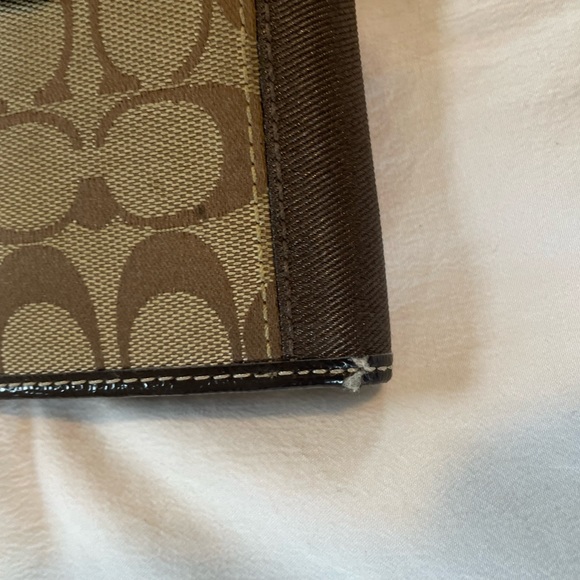 Coach Wallet - Picture 2 of 6
